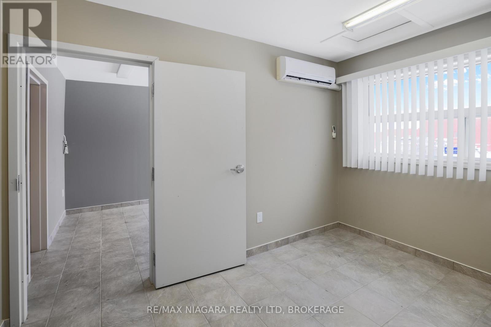 102 - 4807 Kent Avenue, Niagara Falls, Ontario  L2H 1J5 - Photo 11 - X12434198