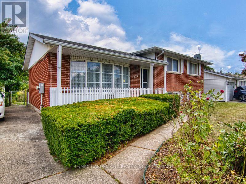 230 Lakeshore Road, St. Catharines (Vine/linwell), Ontario  L2M 1R5 - Photo 1 - X12434258