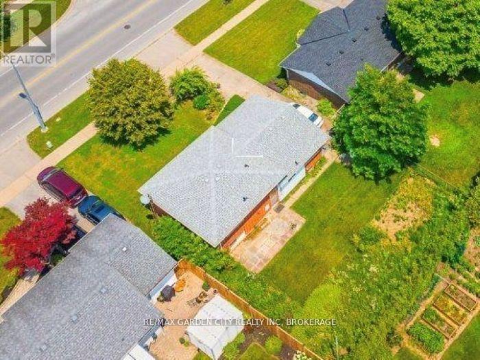 230 Lakeshore Road, St. Catharines (Vine/linwell), Ontario  L2M 1R5 - Photo 10 - X12434258