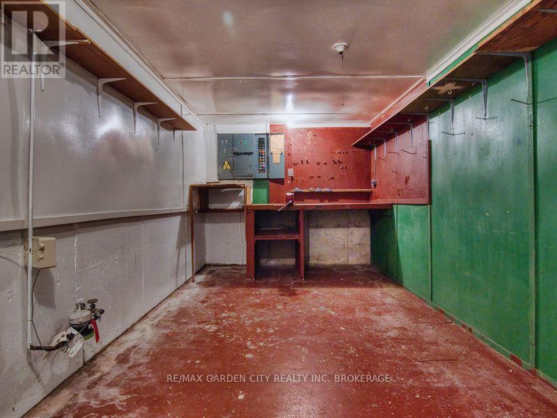 230 Lakeshore Road, St. Catharines (Vine/linwell), Ontario  L2M 1R5 - Photo 34 - X12434258