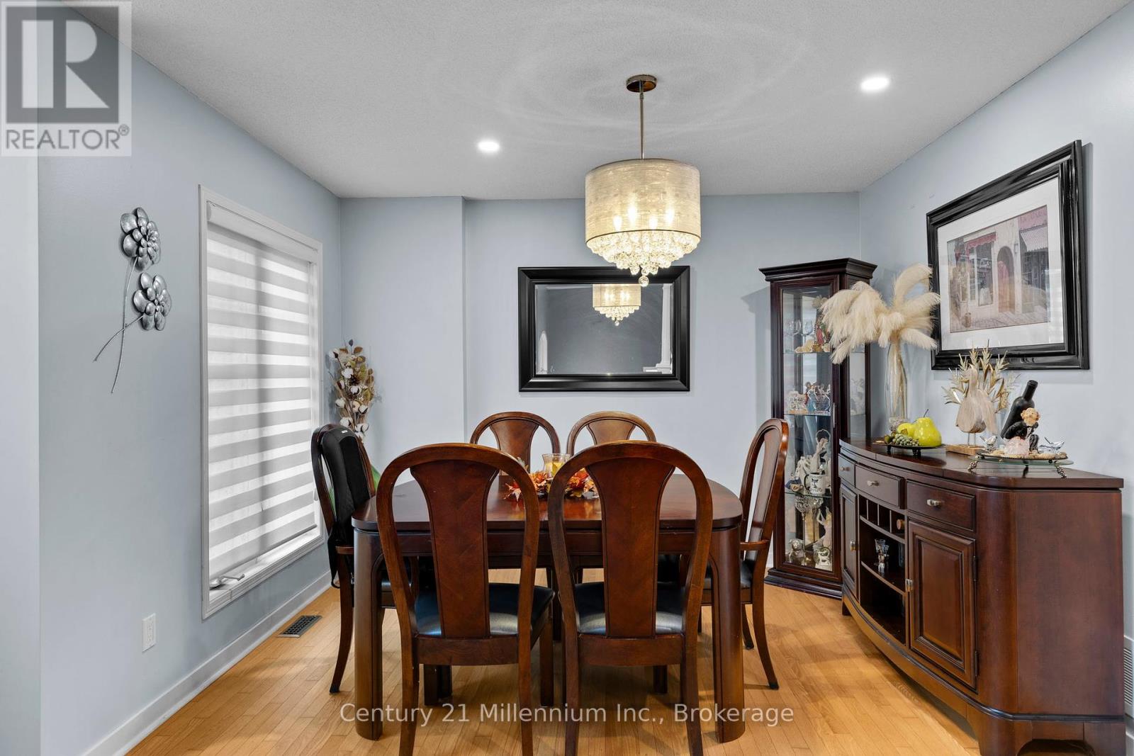 26 Regina Boulevard, Wasaga Beach, Ontario  L9Z 1H7 - Photo 13 - S12434246