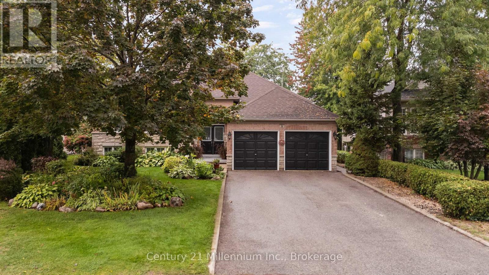 26 Regina Boulevard, Wasaga Beach, Ontario  L9Z 1H7 - Photo 2 - S12434246