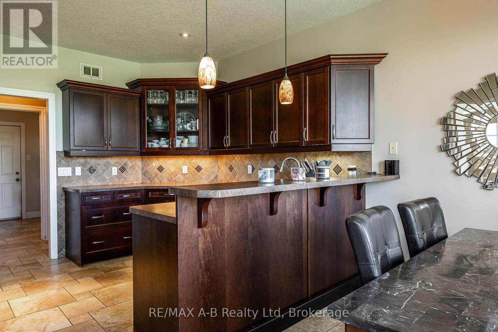 77 Millson Crescent, St. Marys, Ontario  N4X 1A0 - Photo 18 - X12434281
