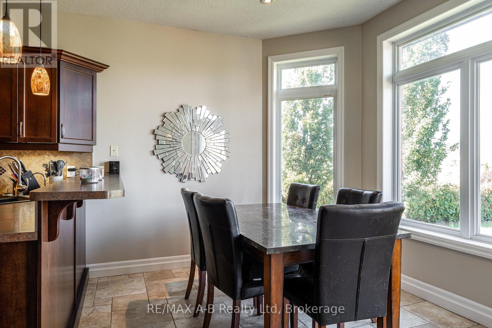 77 Millson Crescent, St. Marys, Ontario  N4X 1A0 - Photo 16 - X12434281