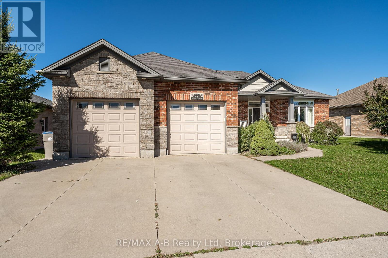 77 Millson Crescent, St. Marys, Ontario  N4X 1A0 - Photo 2 - X12434281