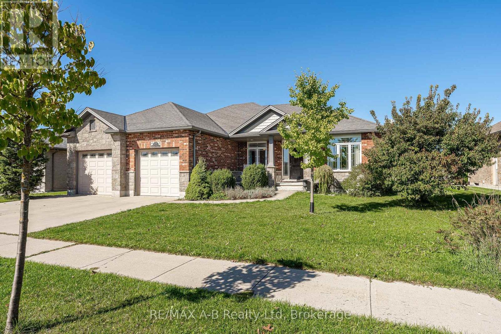 77 Millson Crescent, St. Marys, Ontario  N4X 1A0 - Photo 3 - X12434281