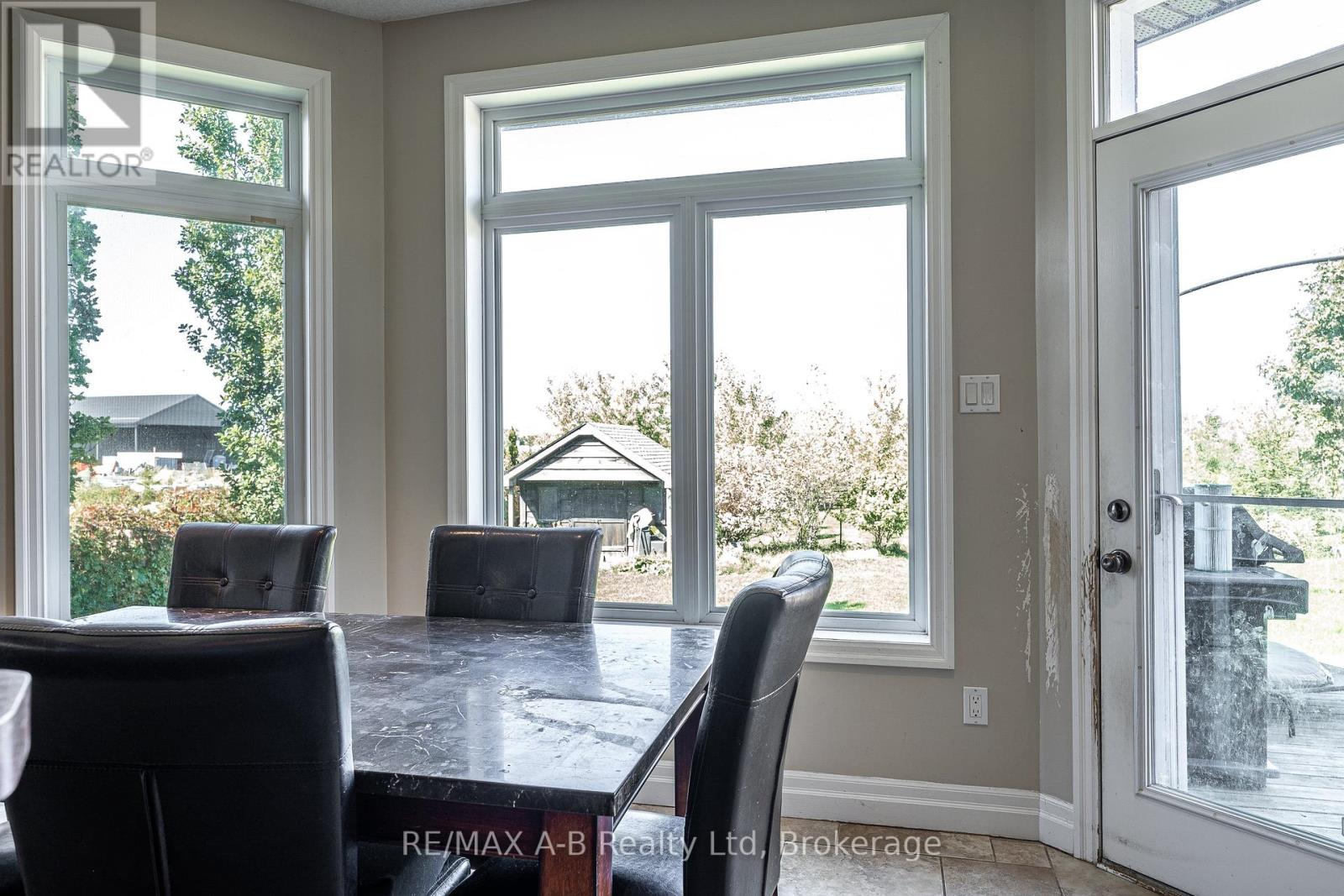 77 Millson Crescent, St. Marys, Ontario  N4X 1A0 - Photo 17 - X12434281