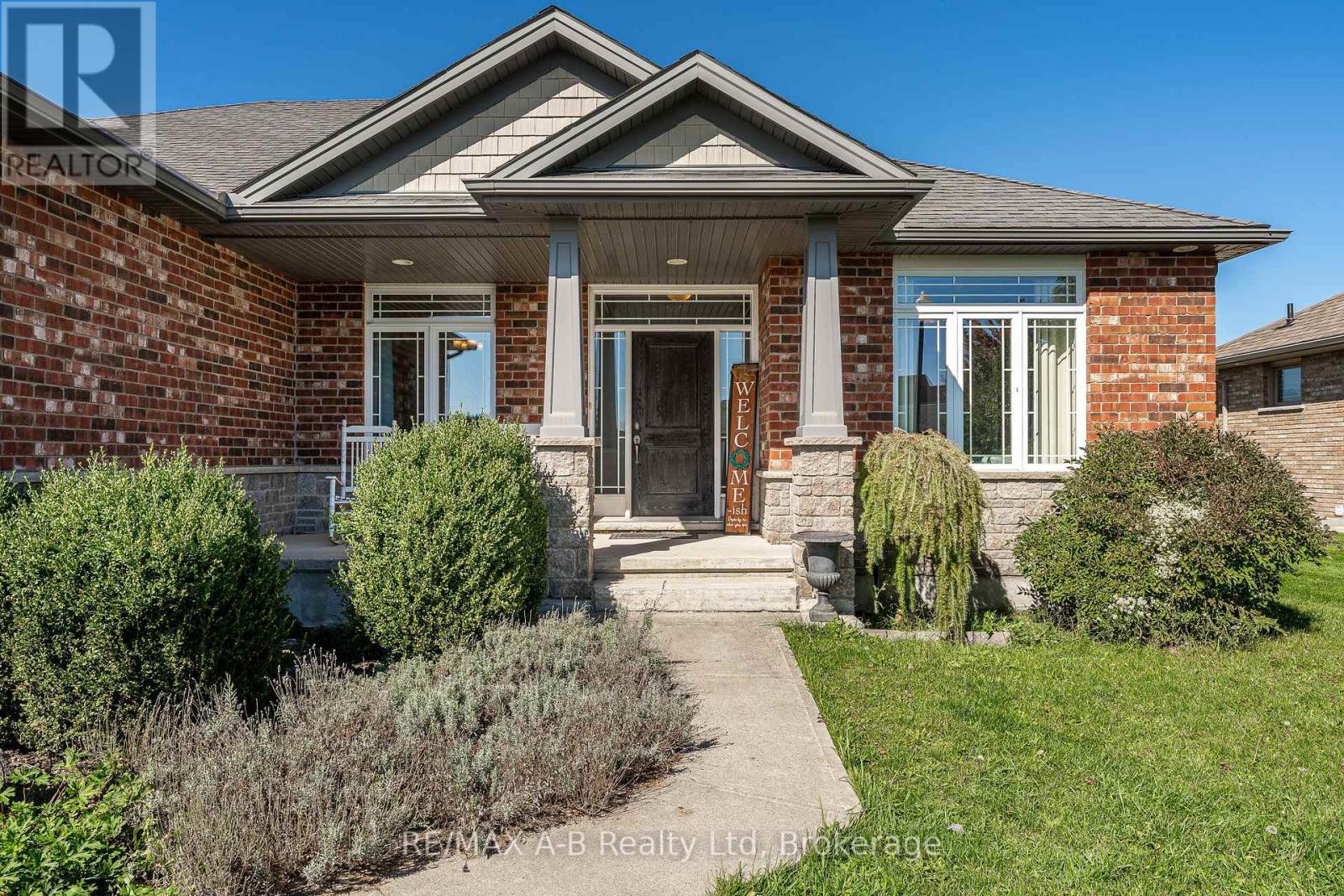 77 Millson Crescent, St. Marys, Ontario  N4X 1A0 - Photo 5 - X12434281