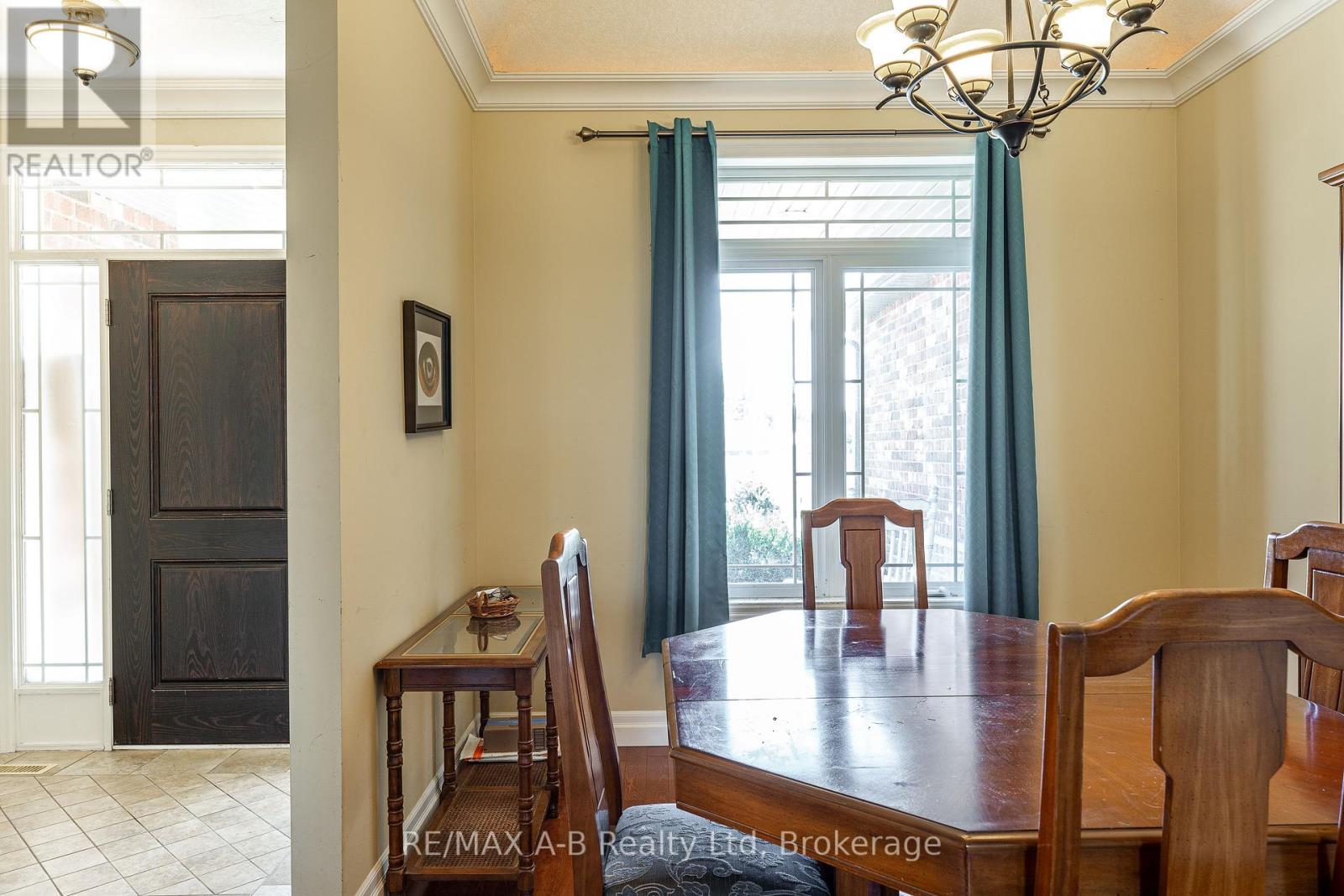 77 Millson Crescent, St. Marys, Ontario  N4X 1A0 - Photo 8 - X12434281