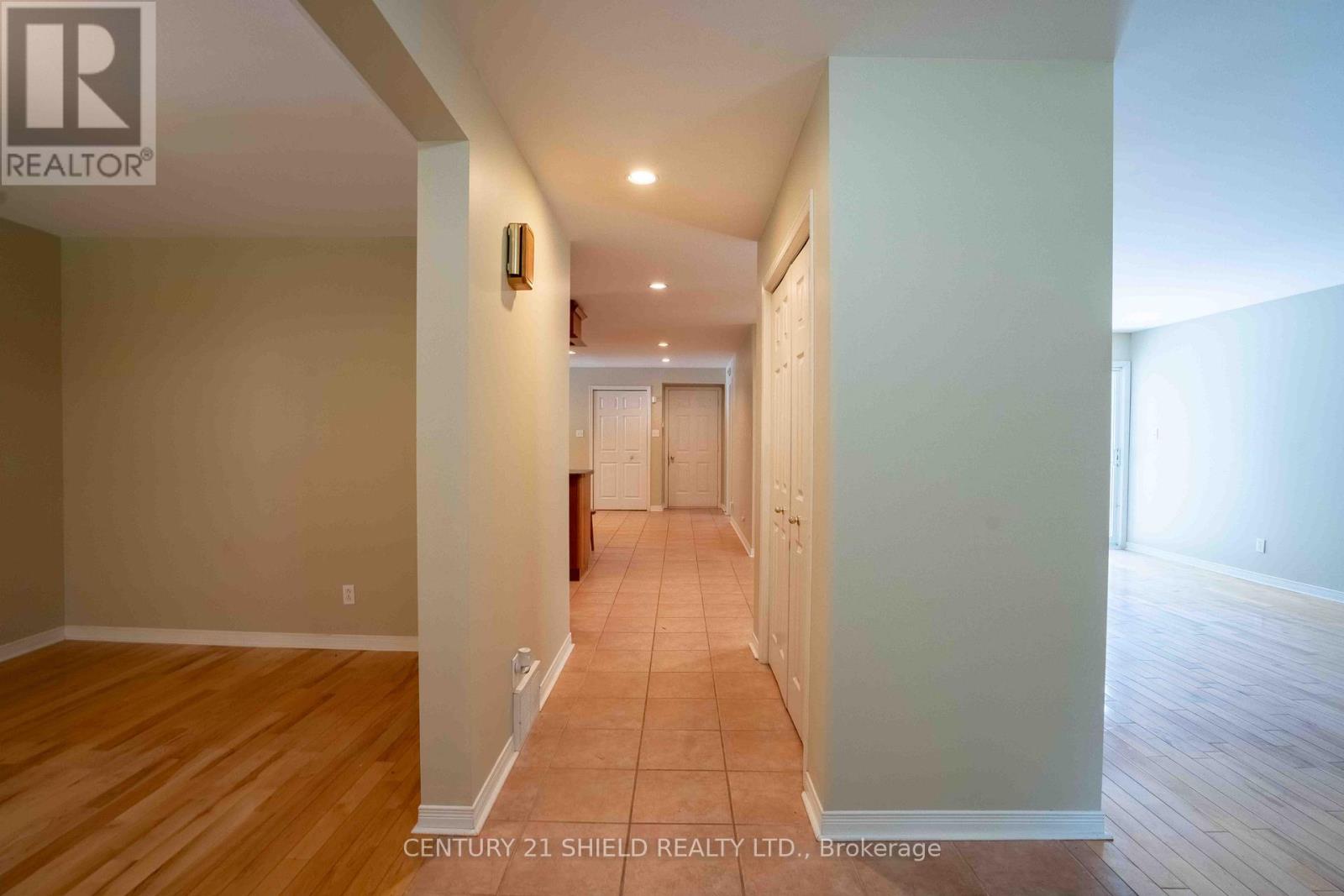 315 Eleventh Street E, Cornwall, Ontario  K6H 2Y6 - Photo 11 - X12434229