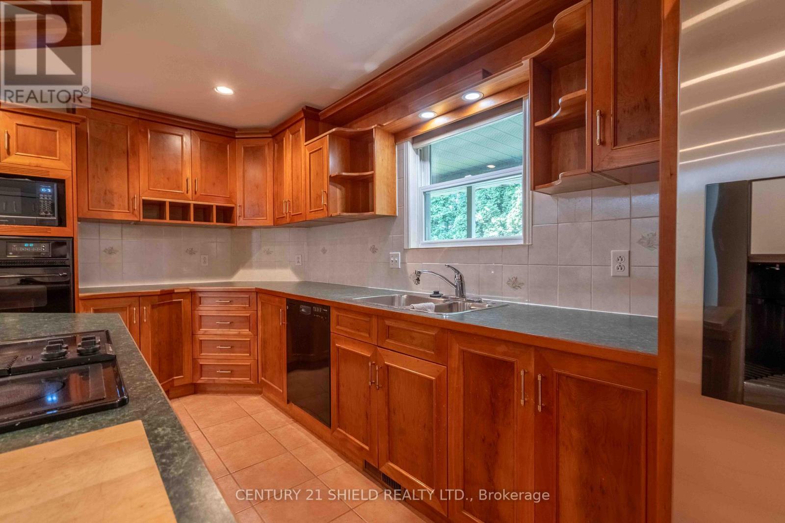 315 Eleventh Street E, Cornwall, Ontario  K6H 2Y6 - Photo 13 - X12434229