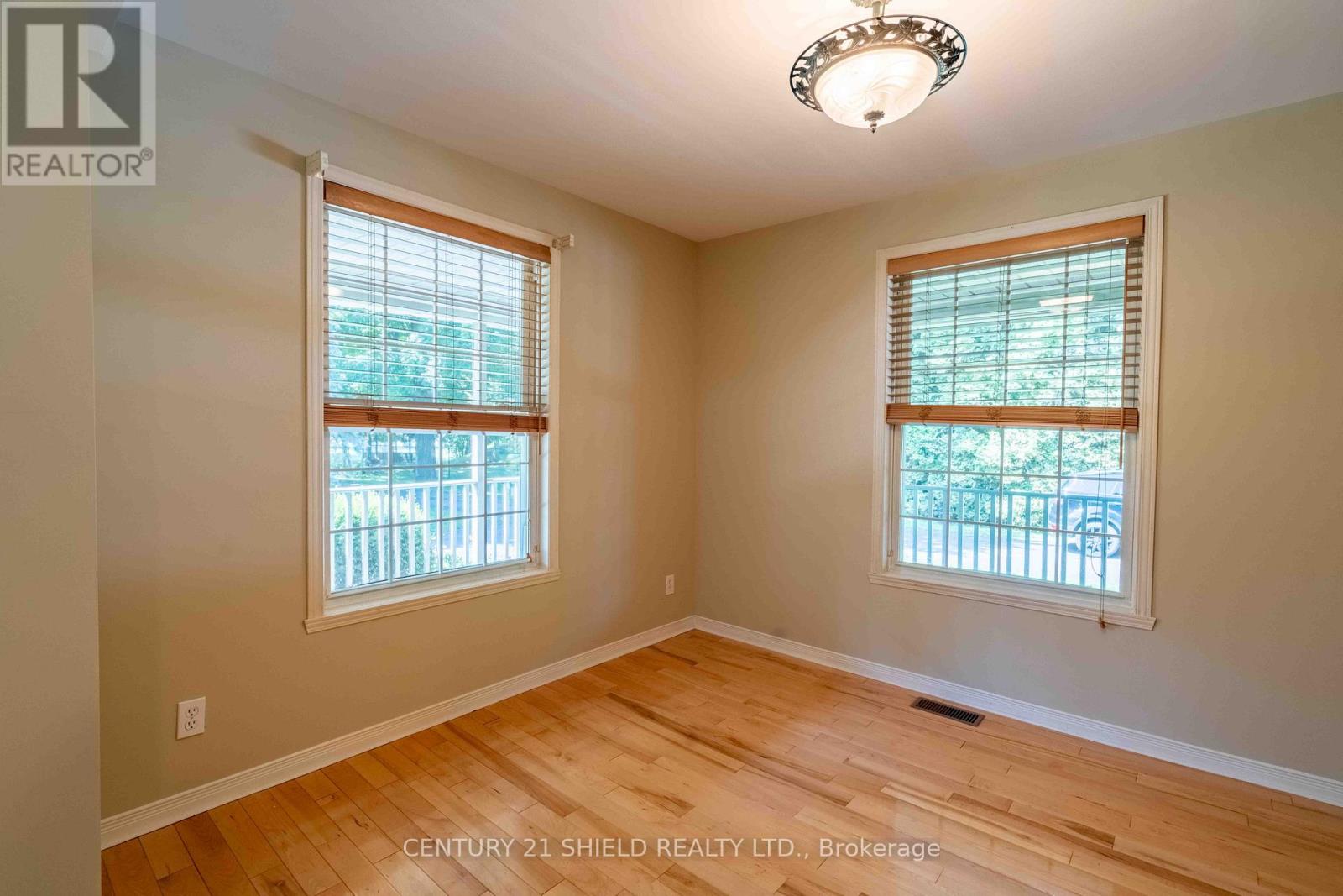 315 Eleventh Street E, Cornwall, Ontario  K6H 2Y6 - Photo 8 - X12434229