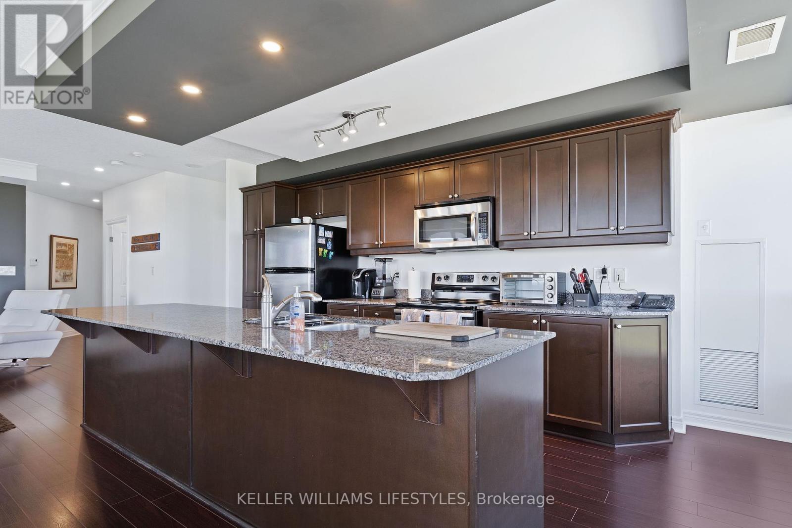 Photo 15 of 33 for 1004 - 1030 Coronation Drive