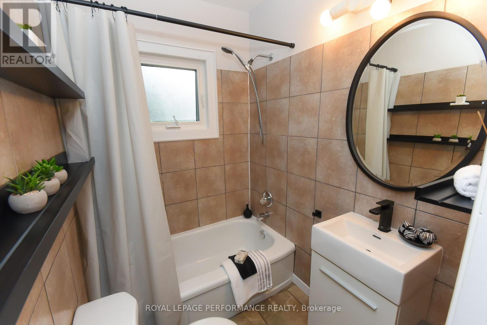 274 Queen Mary Street, Ottawa, Ontario  K1K 1X2 - Photo 17 - X12434280