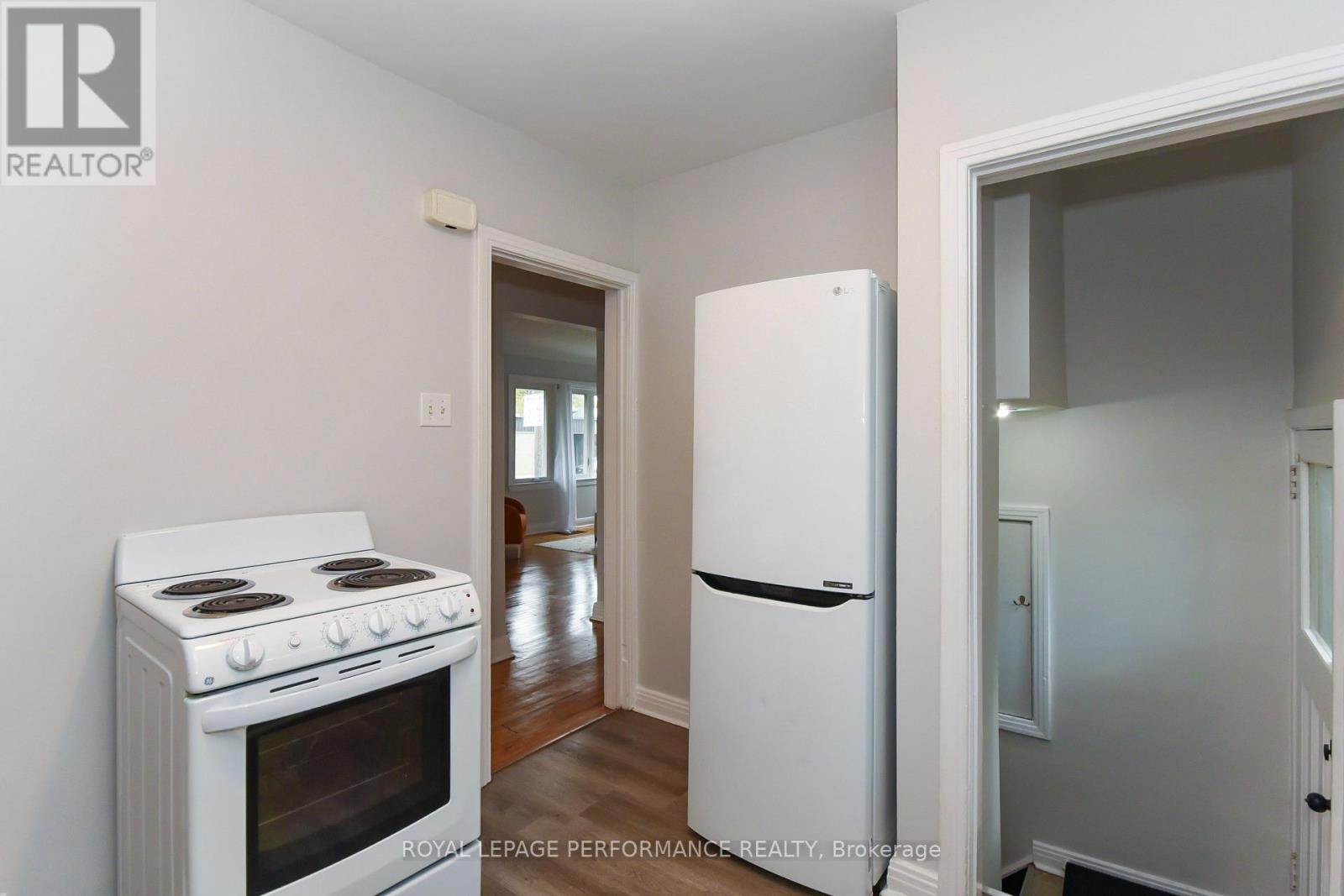 274 Queen Mary Street, Ottawa, Ontario  K1K 1X2 - Photo 14 - X12434280