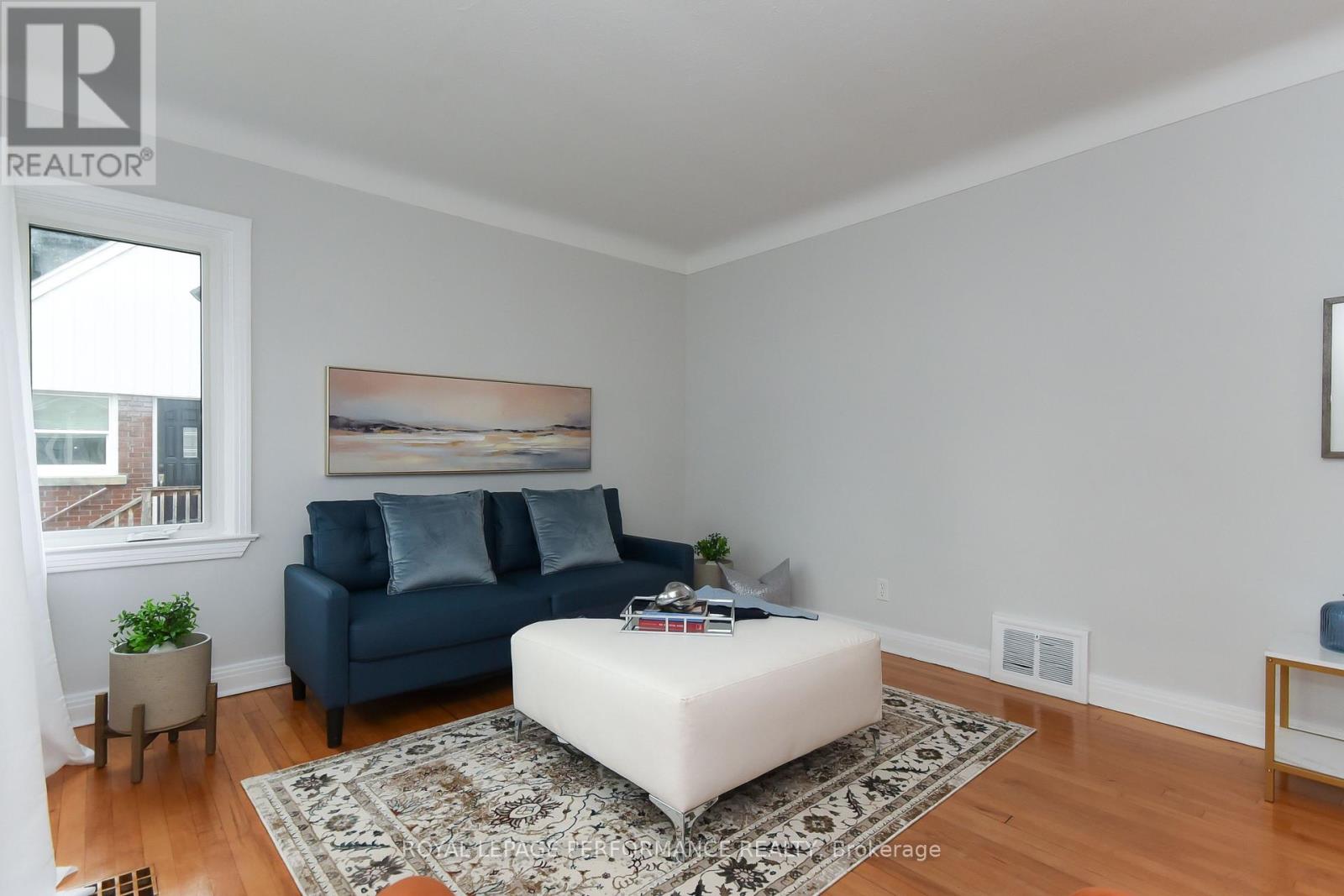 274 Queen Mary Street, Ottawa, Ontario  K1K 1X2 - Photo 4 - X12434280