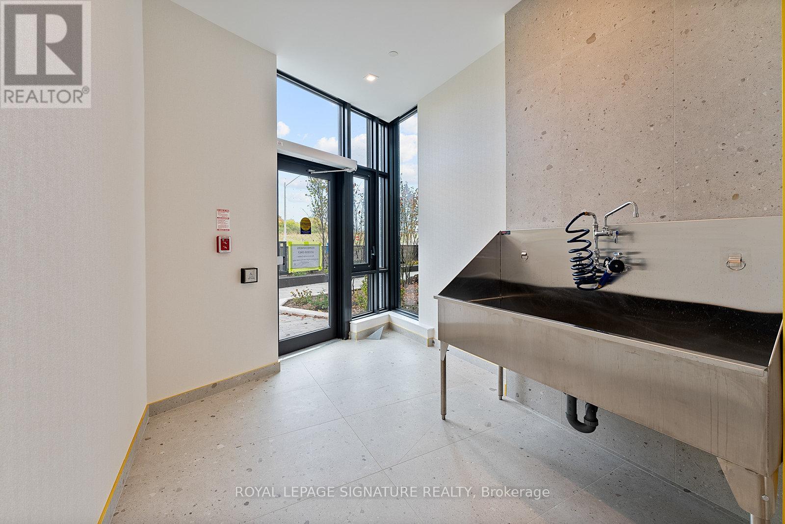 311 - 1 Kyle Lowry Road, Toronto, Ontario  M3C 0S6 - Photo 36 - C12434081