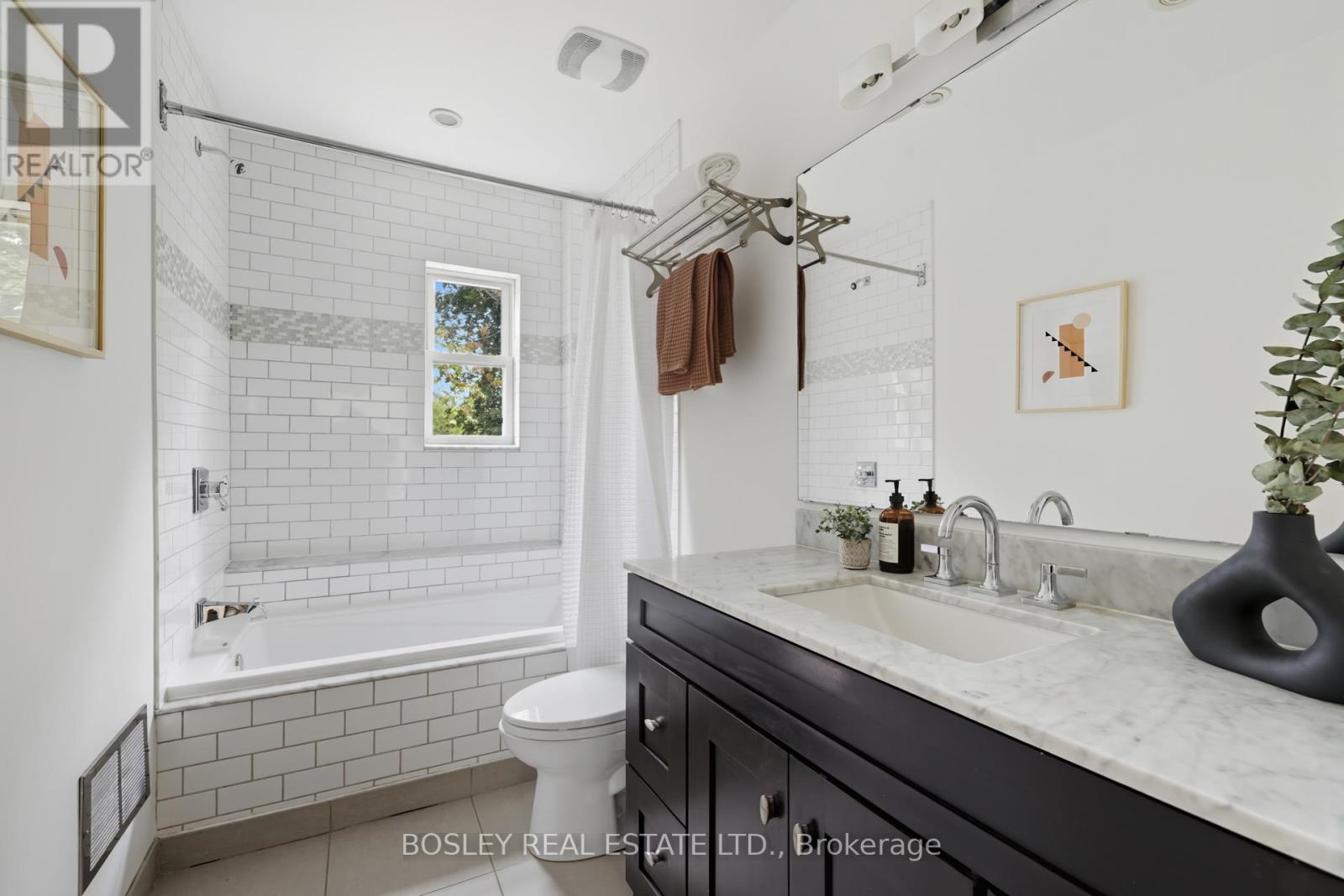 90 Withrow Avenue, Toronto, Ontario  M4K 1C9 - Photo 19 - E12434061