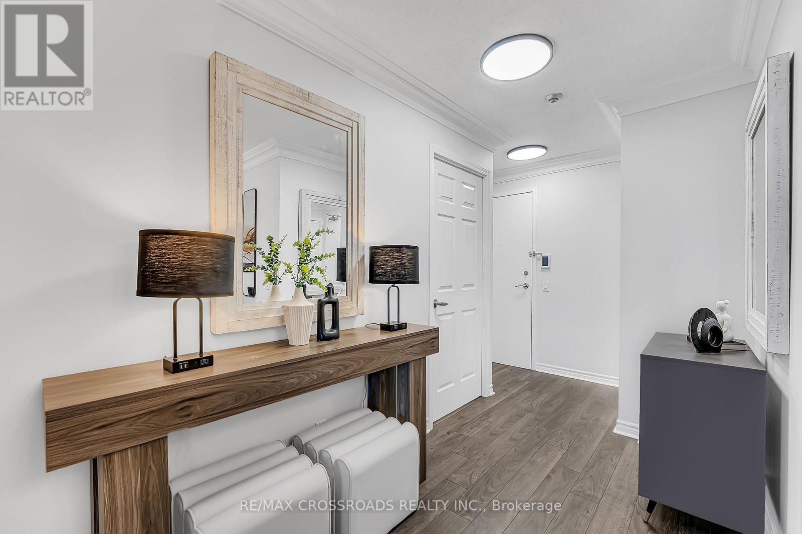 1307 - 8 Mondeo Drive, Toronto, Ontario  M1P 5C7 - Photo 4 - E12434068
