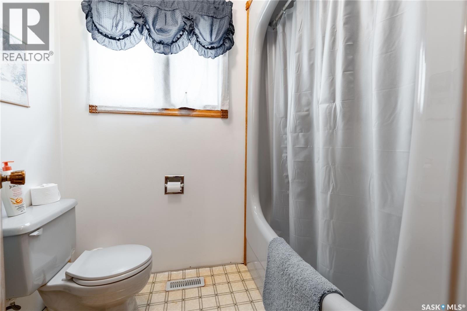 109 1st Avenue E, Gravelbourg, Saskatchewan  S0H 1X0 - Photo 27 - SK019363