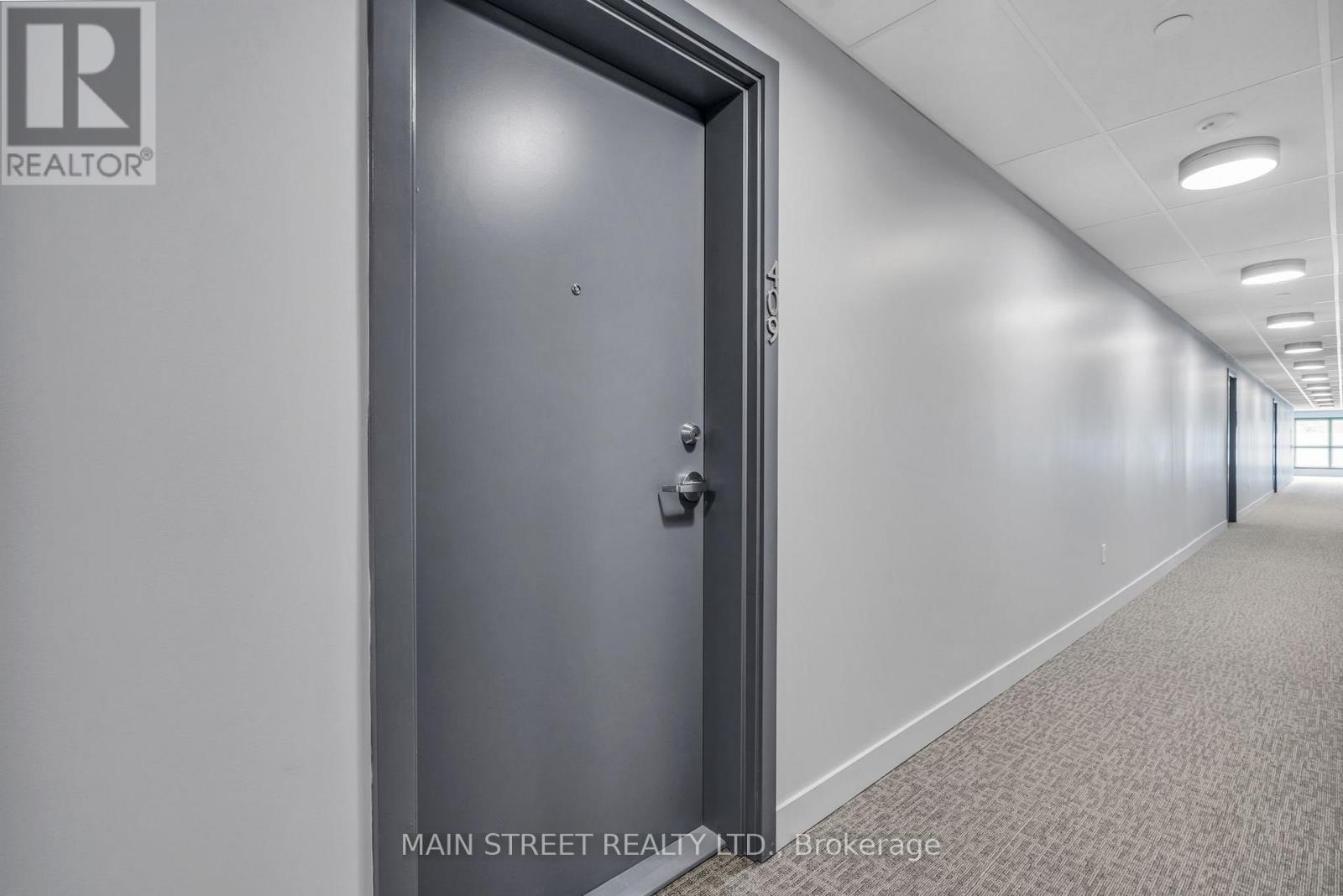 409 - 110 Grew Boulevard, Georgina, Ontario  L0E 1L0 - Photo 2 - N12434096