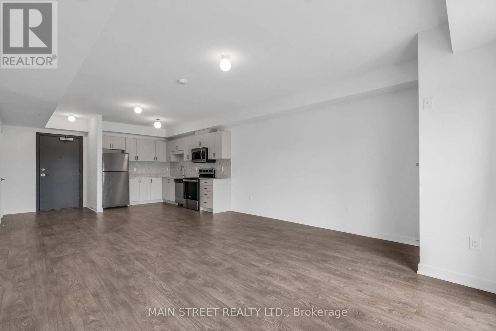 409 - 110 Grew Boulevard, Georgina, Ontario  L0E 1L0 - Photo 7 - N12434096