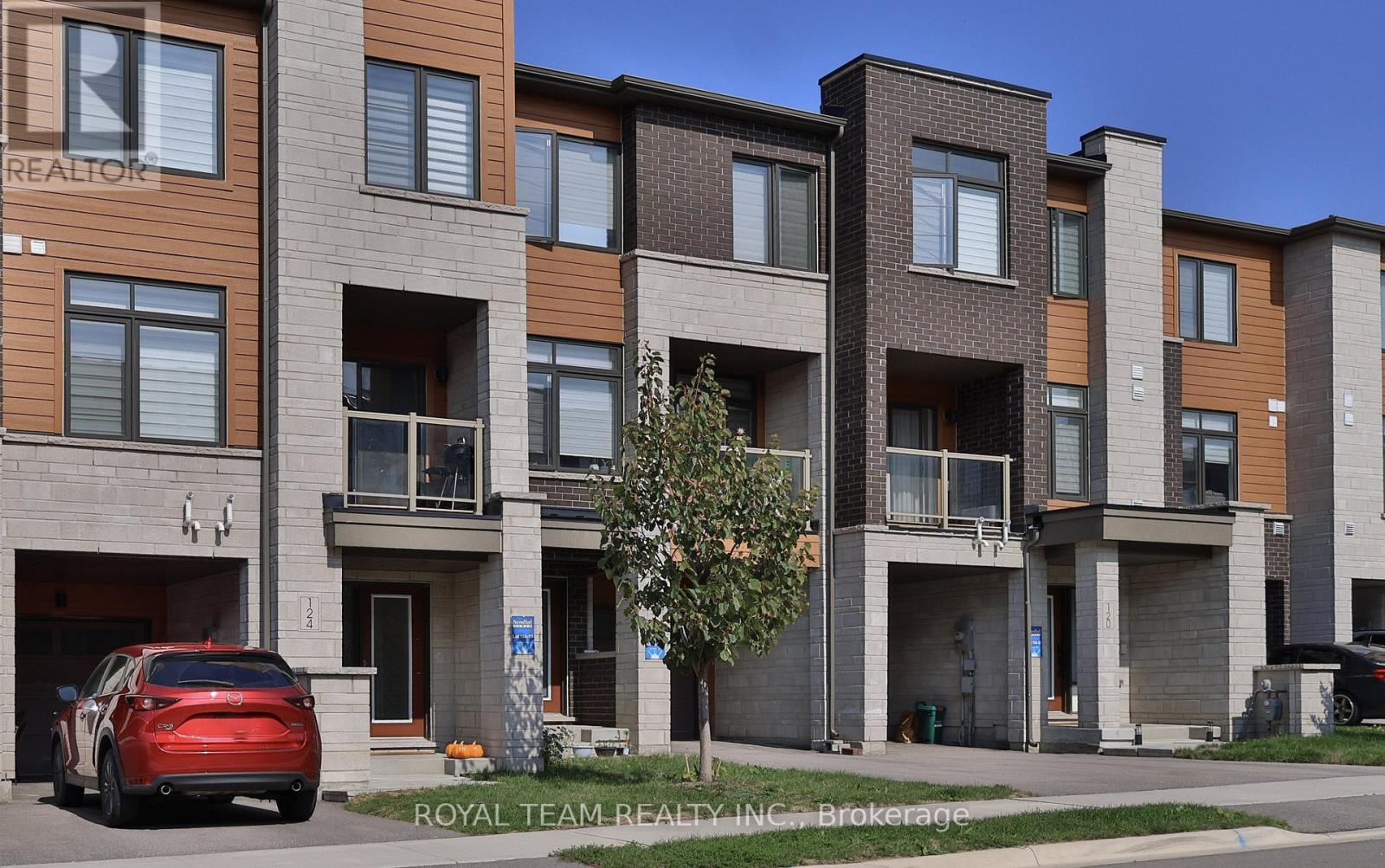 124 BRAVO LANE, Newmarket, Ontario