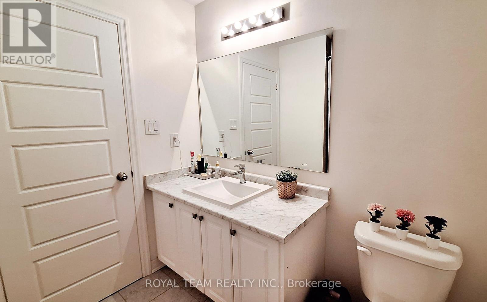 124 Bravo Lane, Newmarket, Ontario  L3X 0L2 - Photo 23 - N12434098