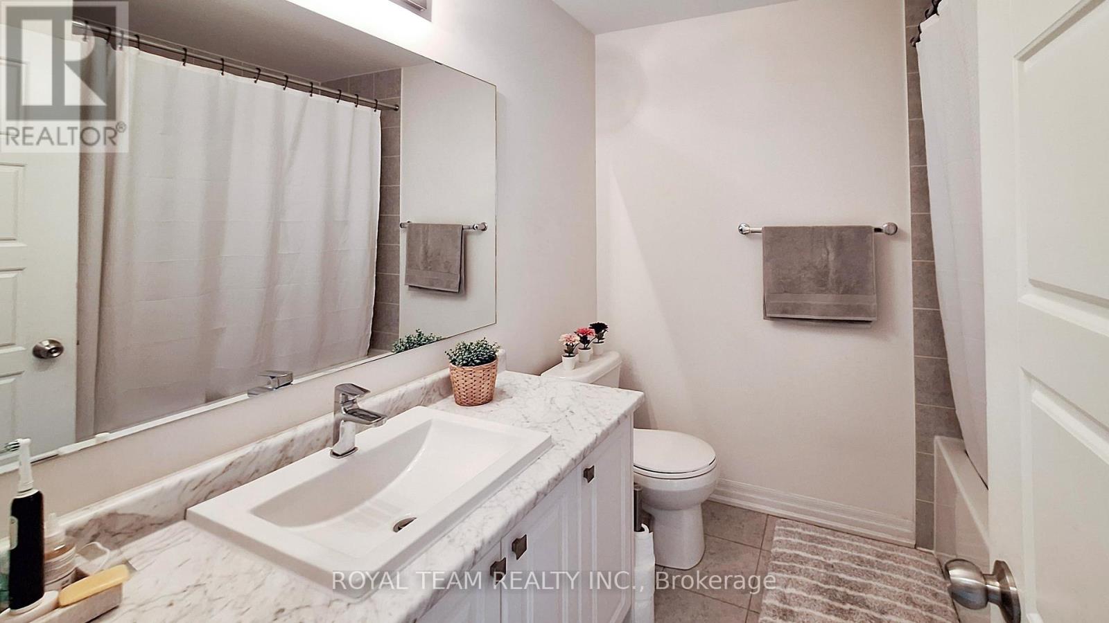 124 Bravo Lane, Newmarket, Ontario  L3X 0L2 - Photo 24 - N12434098