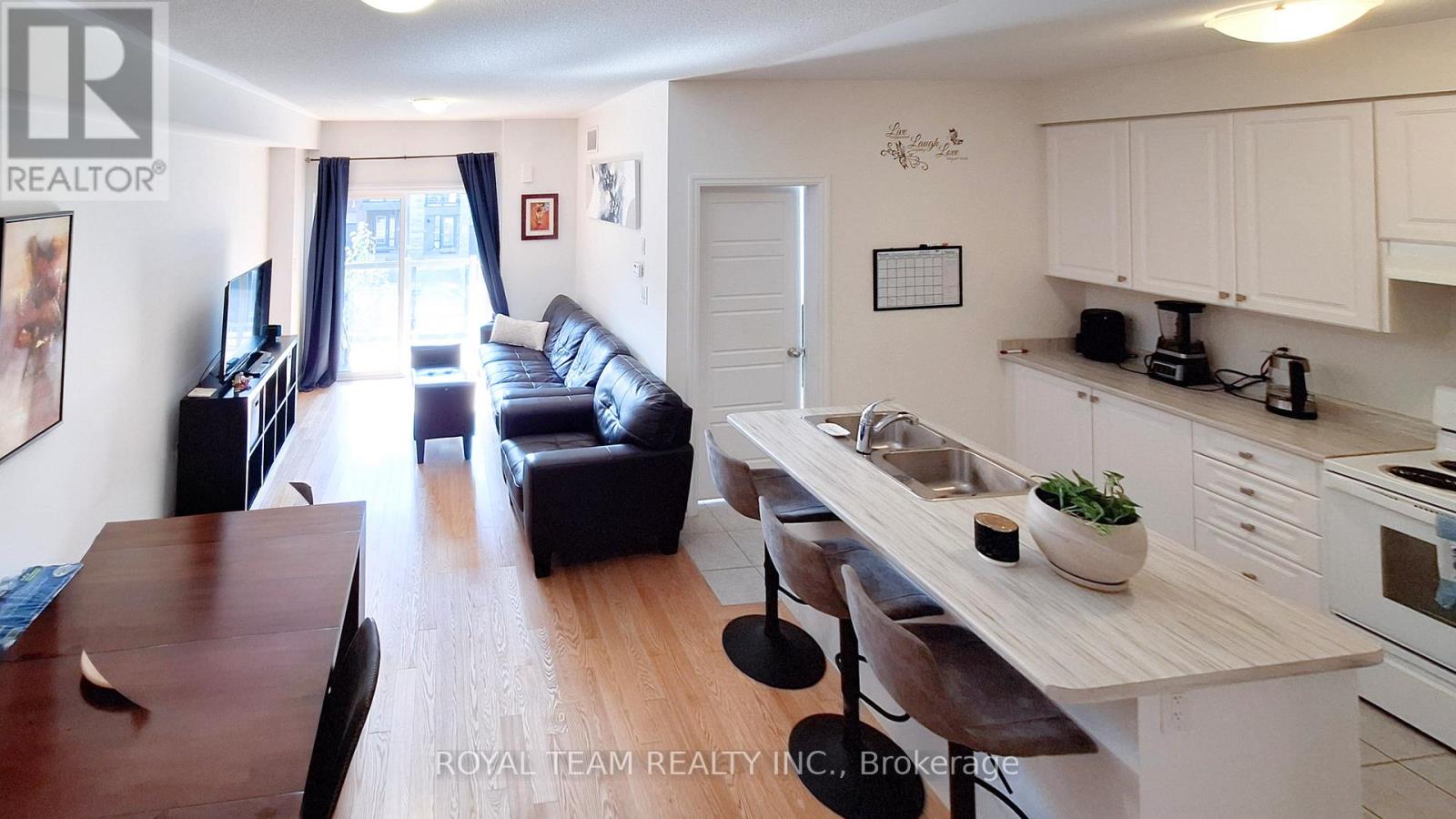 124 Bravo Lane, Newmarket, Ontario  L3X 0L2 - Photo 8 - N12434098