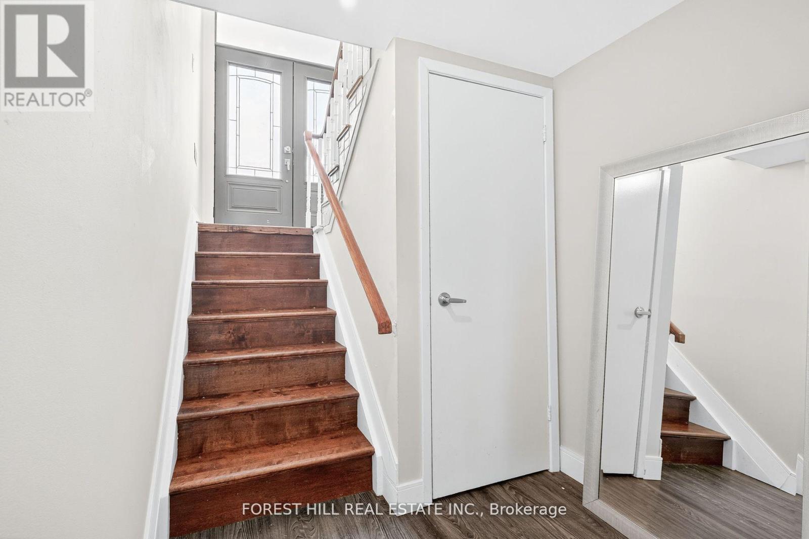 104 Armitage Drive, Newmarket, Ontario  L3Y 5L7 - Photo 18 - N12434120