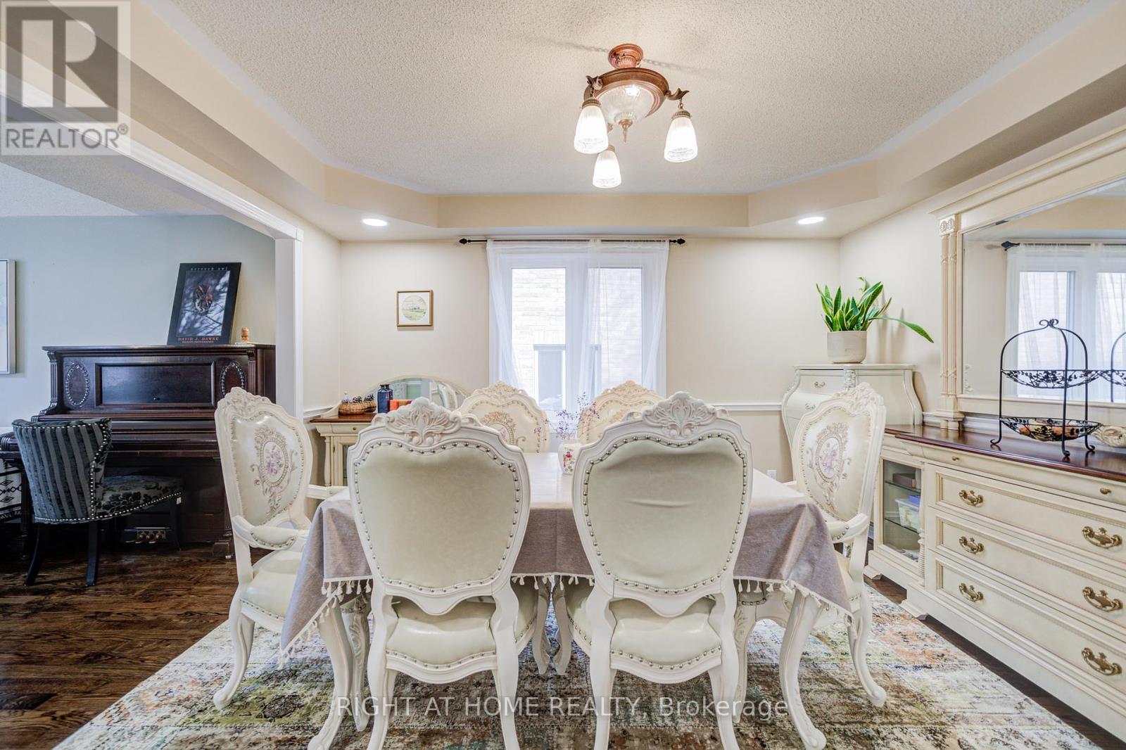 128 Carlyle Crescent, Aurora, Ontario  L4G 6P7 - Photo 14 - N12434128