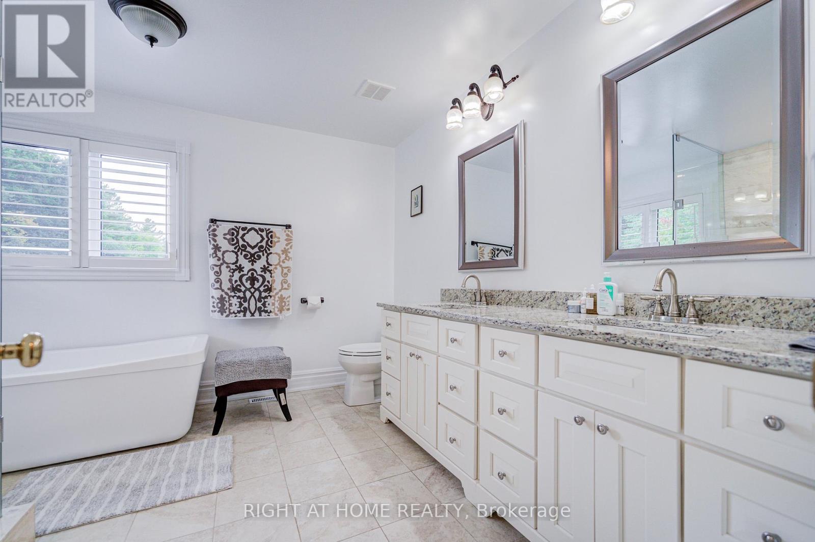 128 Carlyle Crescent, Aurora, Ontario  L4G 6P7 - Photo 36 - N12434128