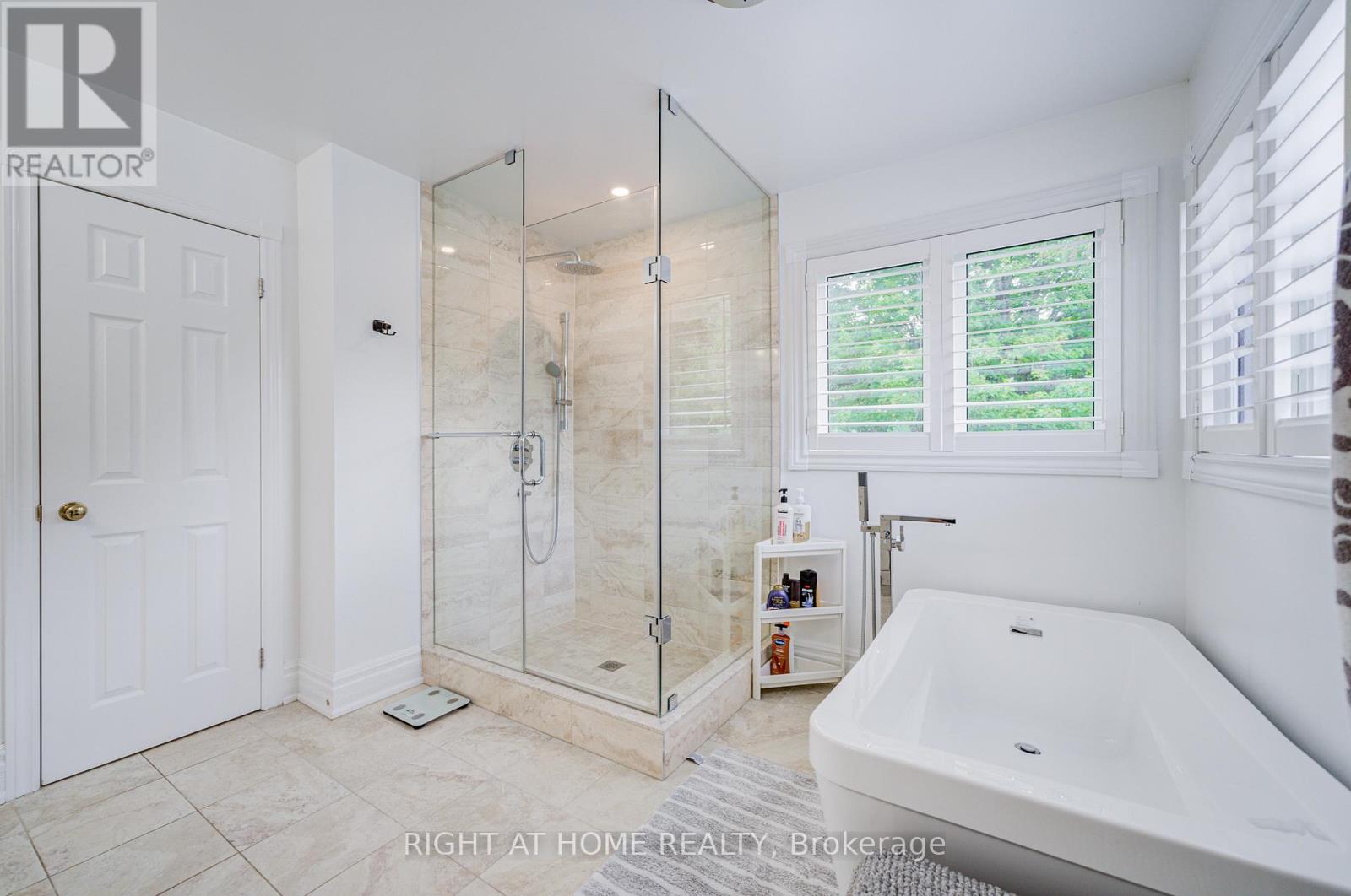 128 Carlyle Crescent, Aurora, Ontario  L4G 6P7 - Photo 37 - N12434128