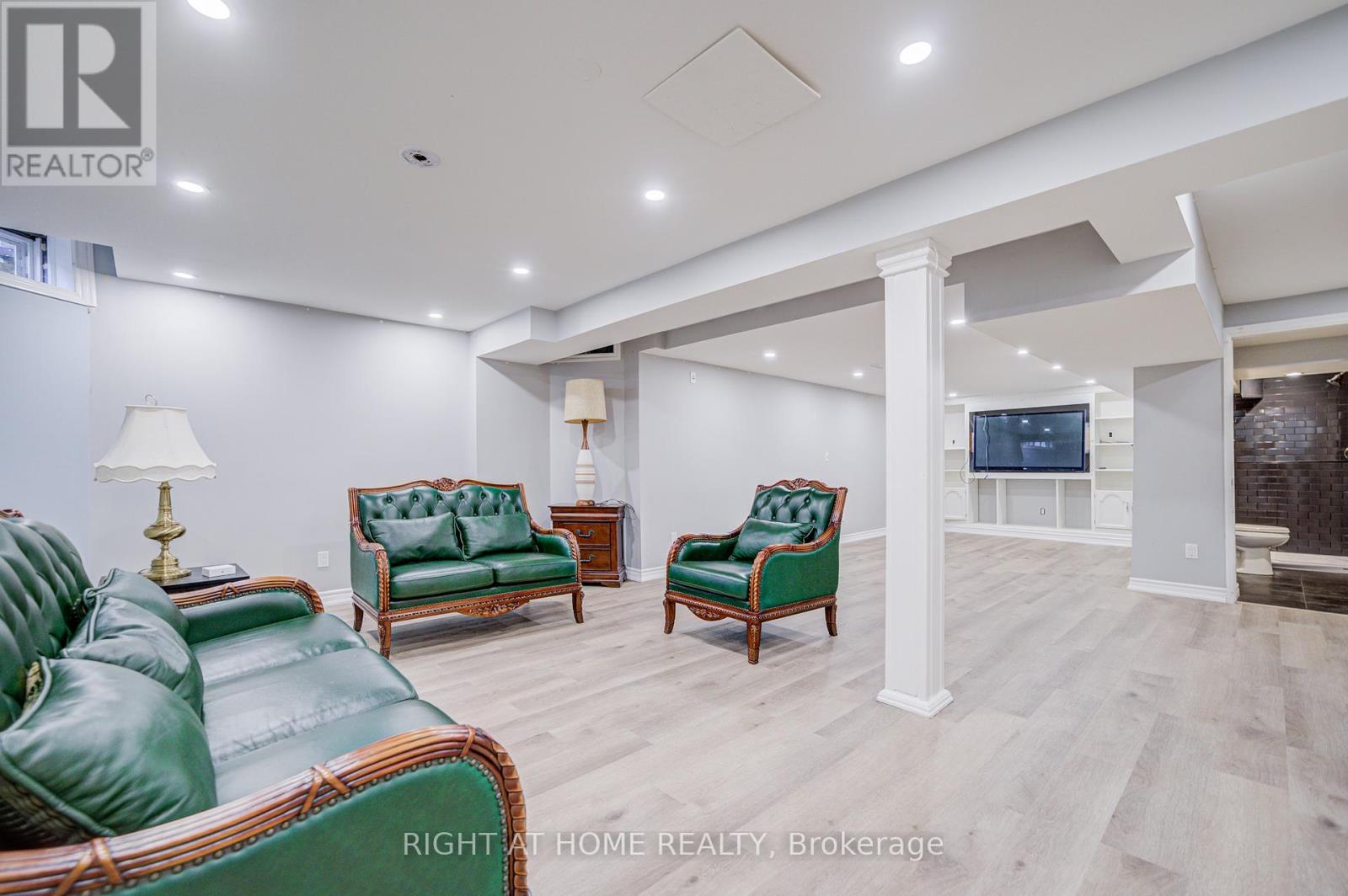 128 Carlyle Crescent, Aurora, Ontario  L4G 6P7 - Photo 45 - N12434128