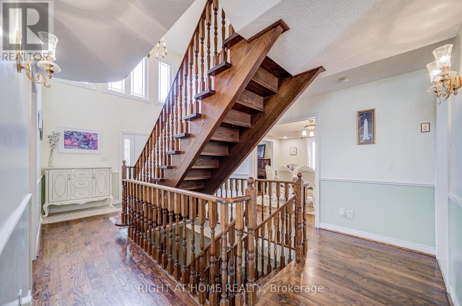 128 Carlyle Crescent, Aurora, Ontario  L4G 6P7 - Photo 8 - N12434128