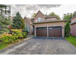 128 CARLYLE CRESCENT, Aurora, Ontario