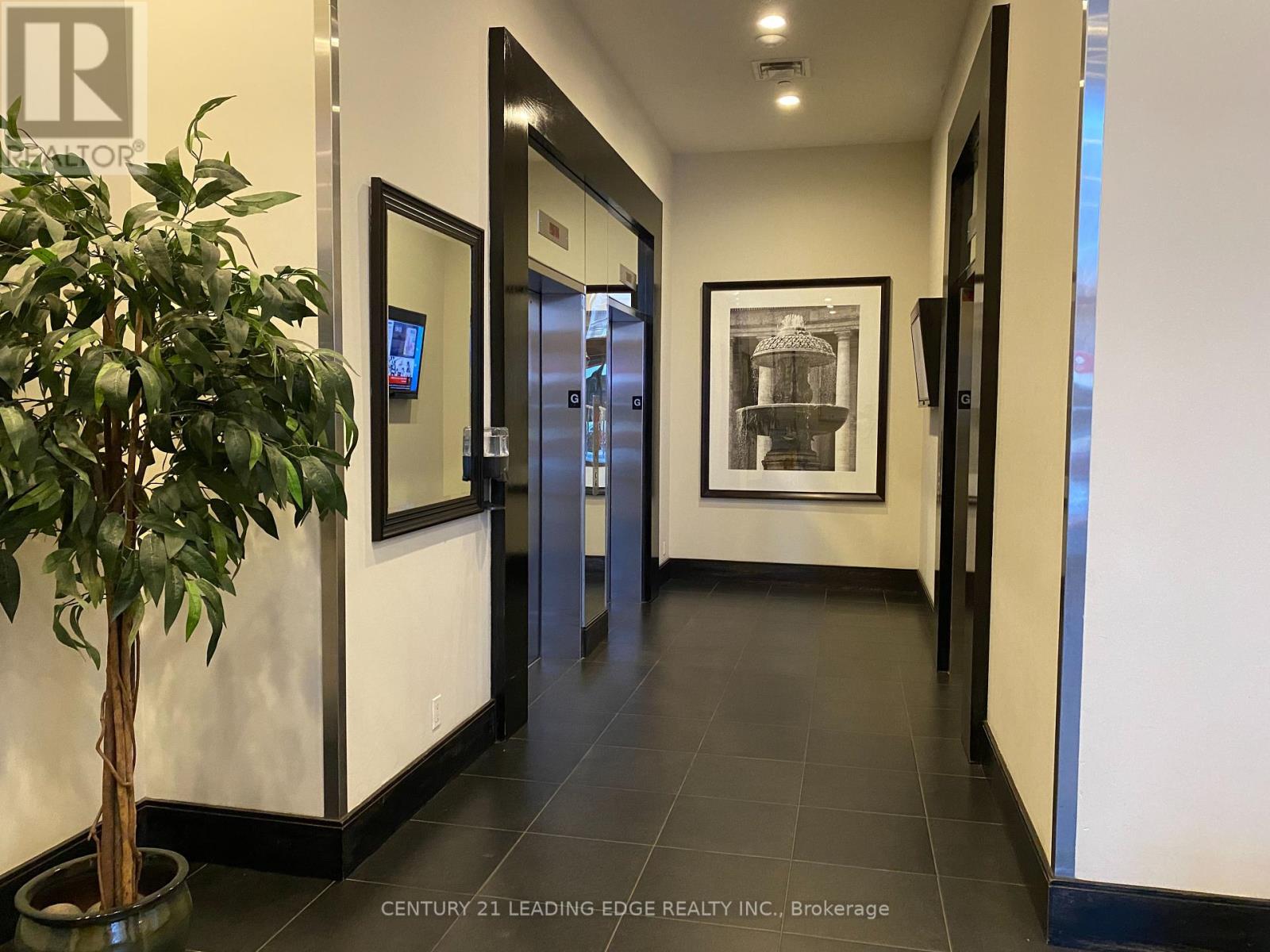 1018 - 438 King Street W, Toronto, Ontario  M5V 3T9 - Photo 4 - C12434226