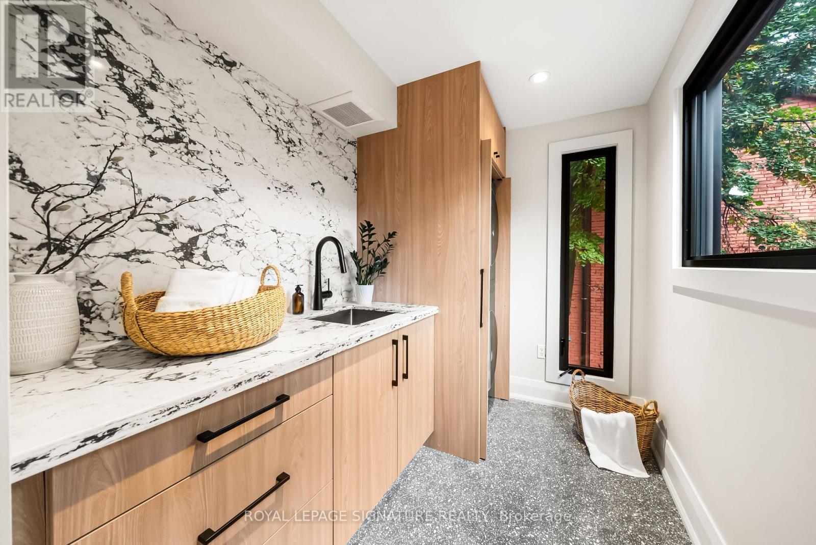 820 Palmerston Avenue, Toronto, Ontario  M6G 2R9 - Photo 28 - C12434259