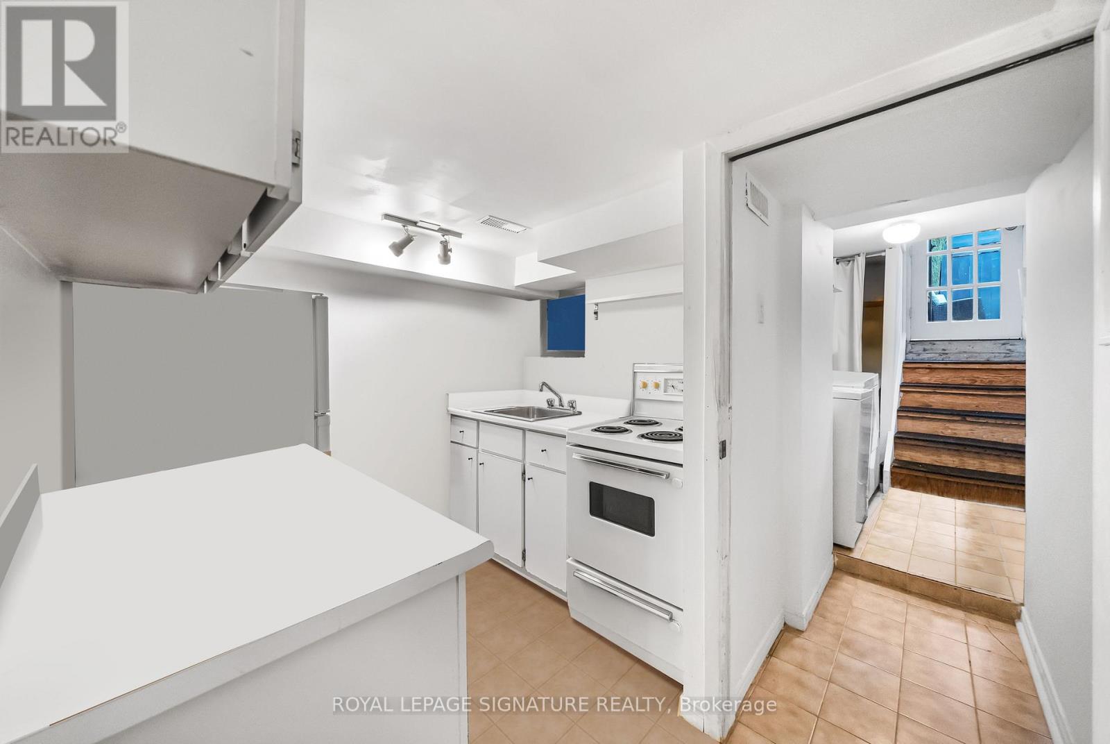 820 Palmerston Avenue, Toronto, Ontario  M6G 2R9 - Photo 45 - C12434259