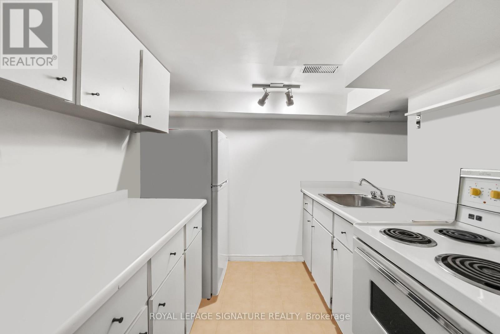 820 Palmerston Avenue, Toronto, Ontario  M6G 2R9 - Photo 46 - C12434259
