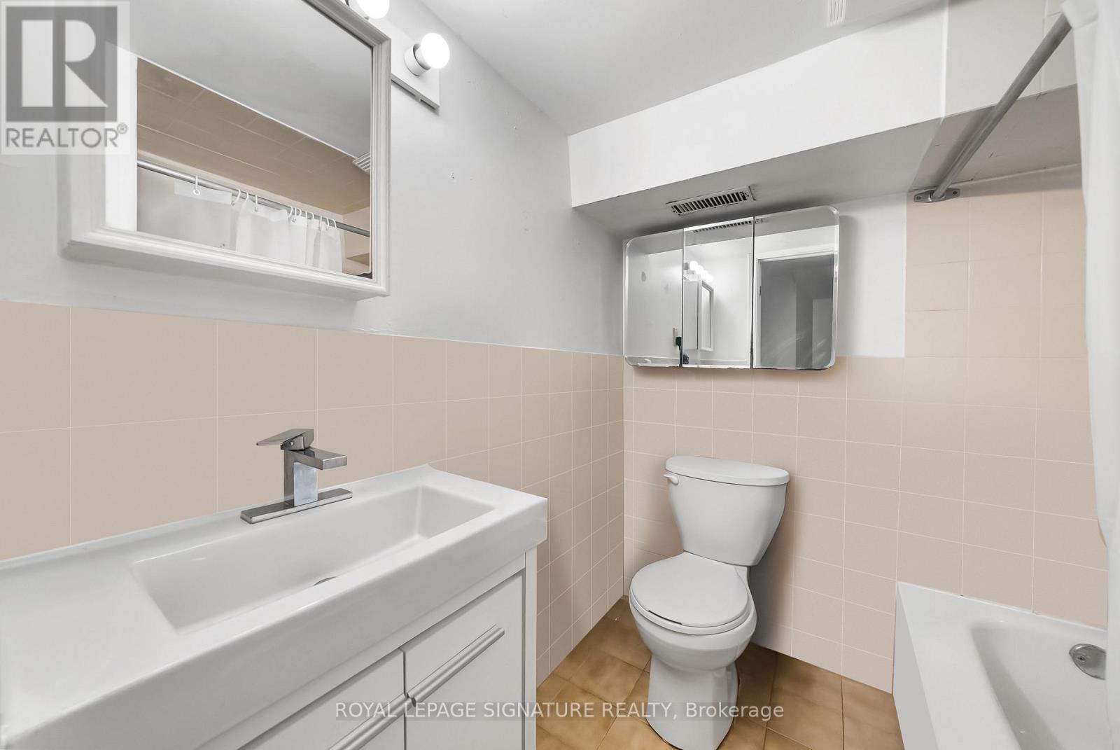 820 Palmerston Avenue, Toronto, Ontario  M6G 2R9 - Photo 47 - C12434259