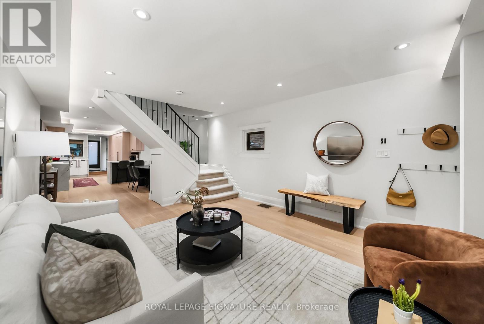 820 Palmerston Avenue, Toronto, Ontario  M6G 2R9 - Photo 6 - C12434259