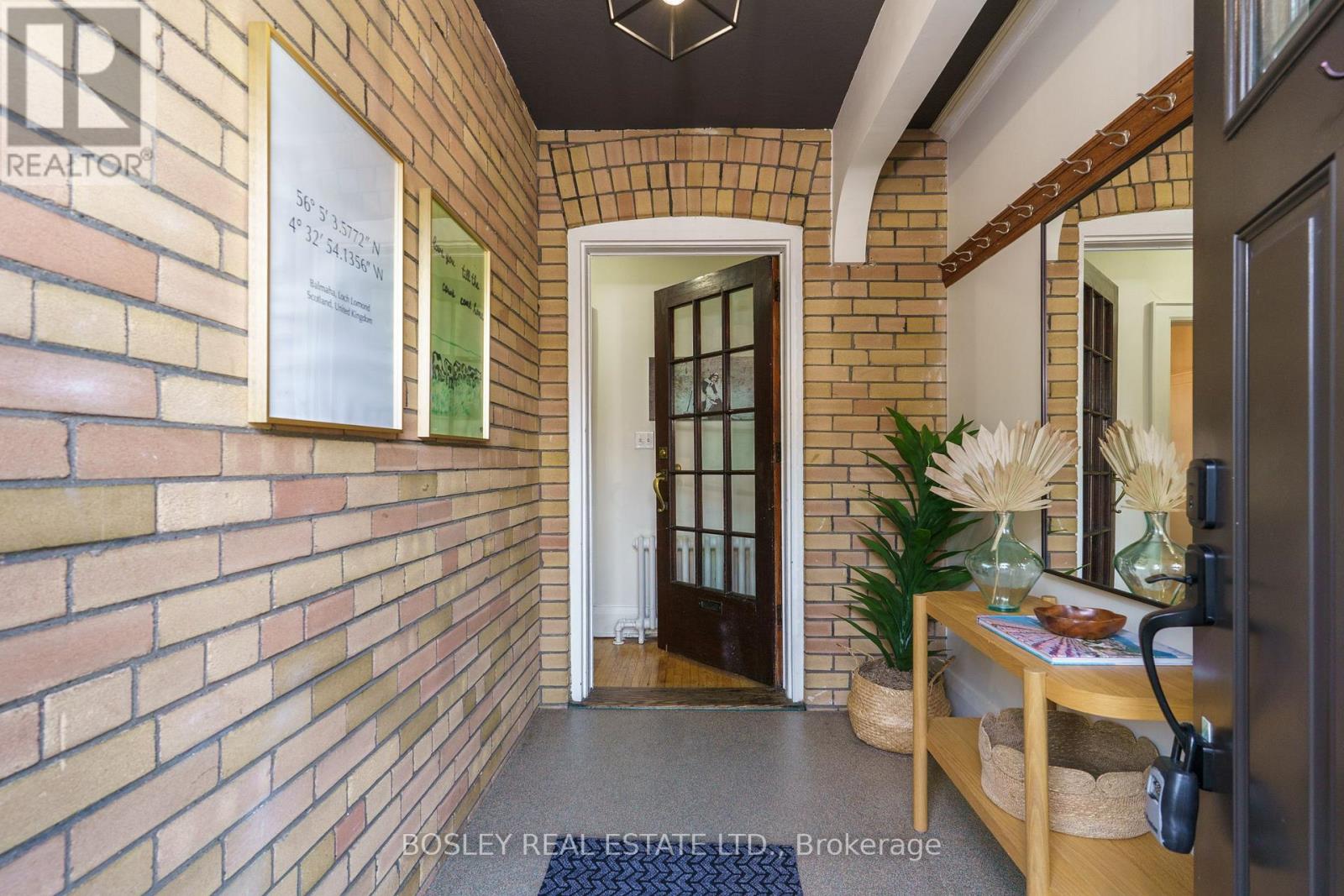 43 Eastwood Road, Toronto, Ontario  M4L 2C6 - Photo 2 - E12434205