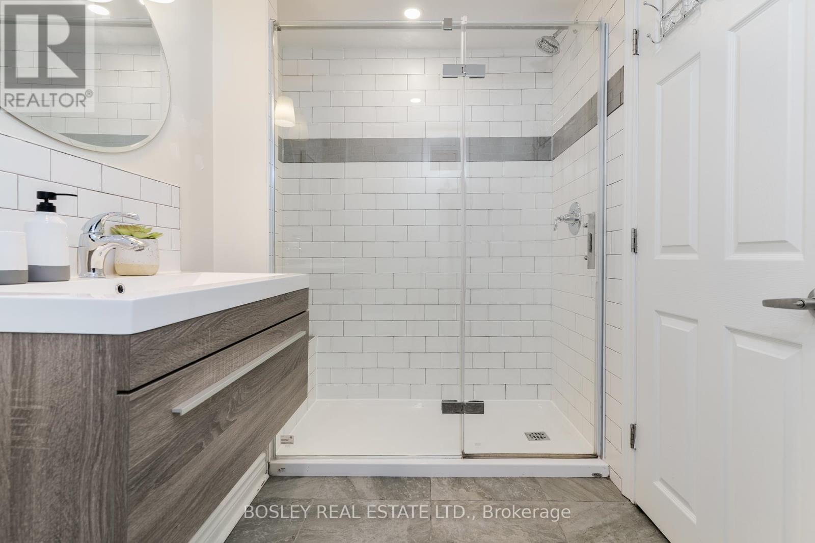 43 Eastwood Road, Toronto, Ontario  M4L 2C6 - Photo 38 - E12434205