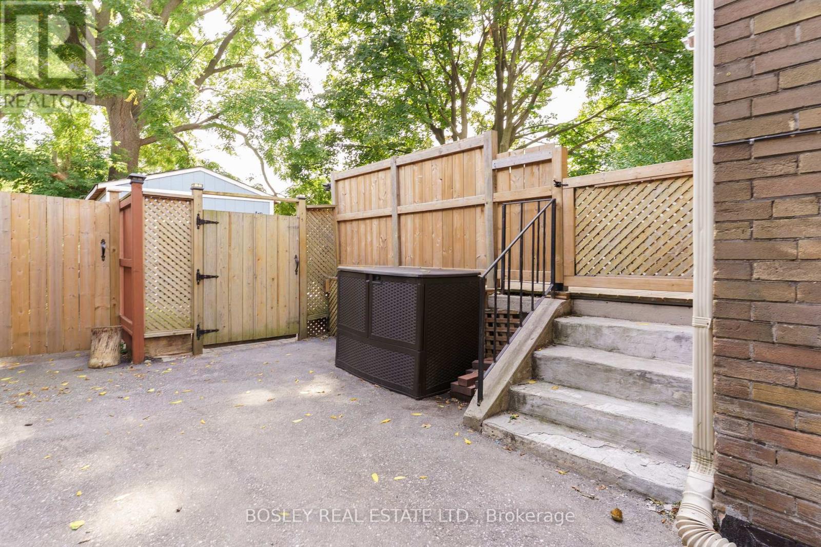 43 Eastwood Road, Toronto, Ontario  M4L 2C6 - Photo 46 - E12434205