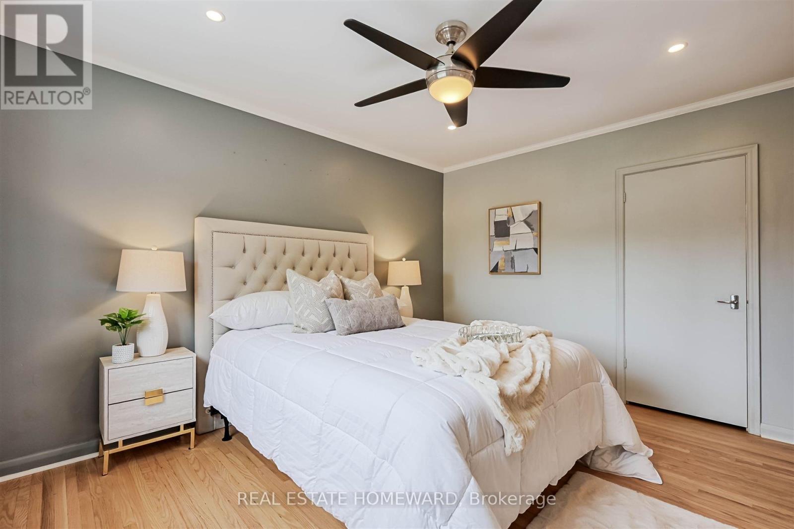8 Burnview Crescent, Toronto, Ontario  M1H 1B5 - Photo 12 - E12434236