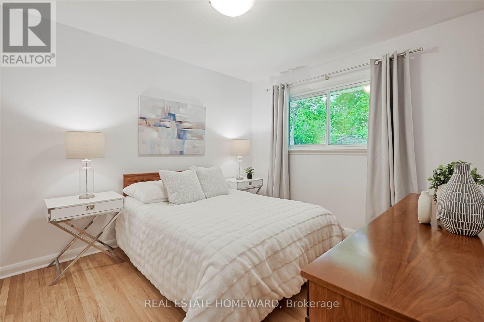 8 Burnview Crescent, Toronto, Ontario  M1H 1B5 - Photo 14 - E12434236