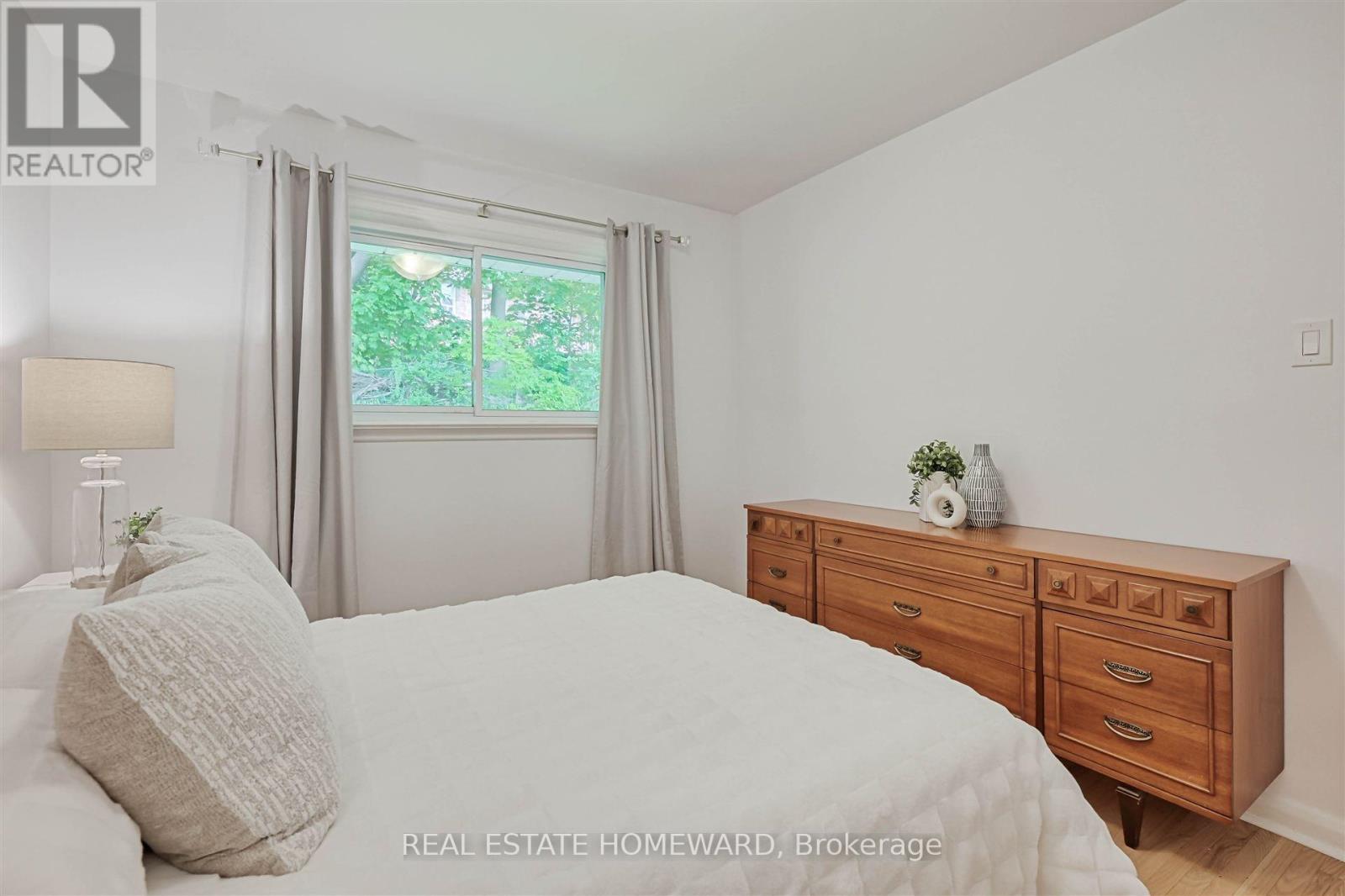 8 Burnview Crescent, Toronto, Ontario  M1H 1B5 - Photo 15 - E12434236