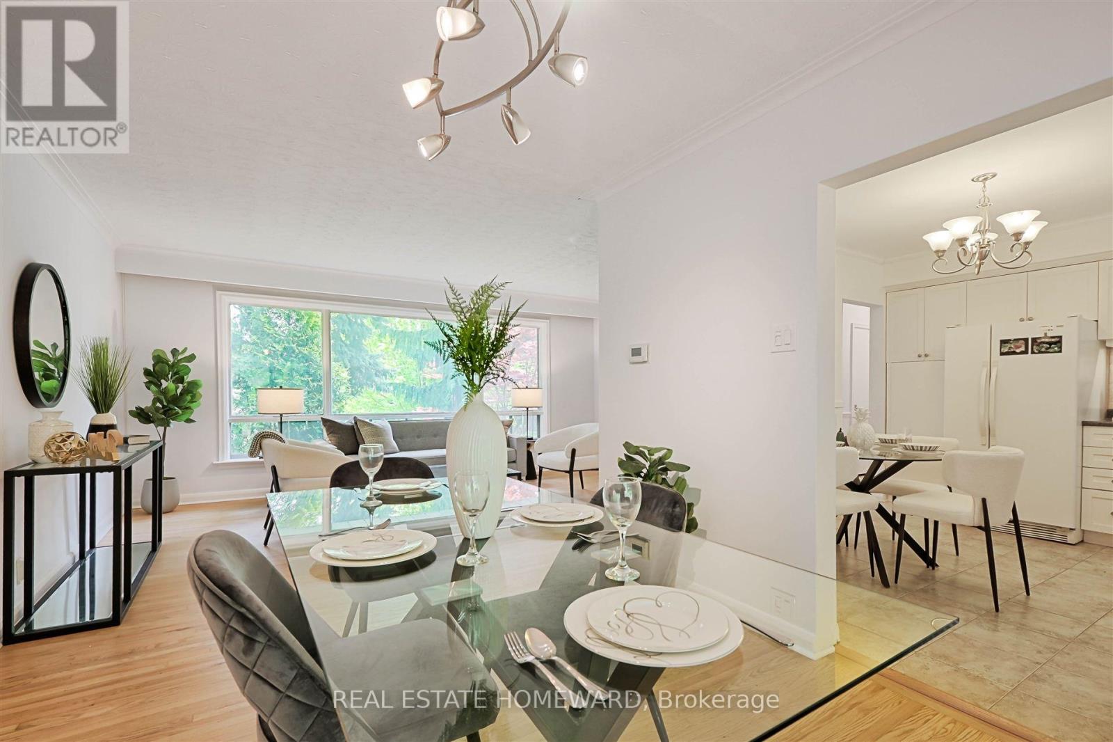 8 Burnview Crescent, Toronto, Ontario  M1H 1B5 - Photo 7 - E12434236